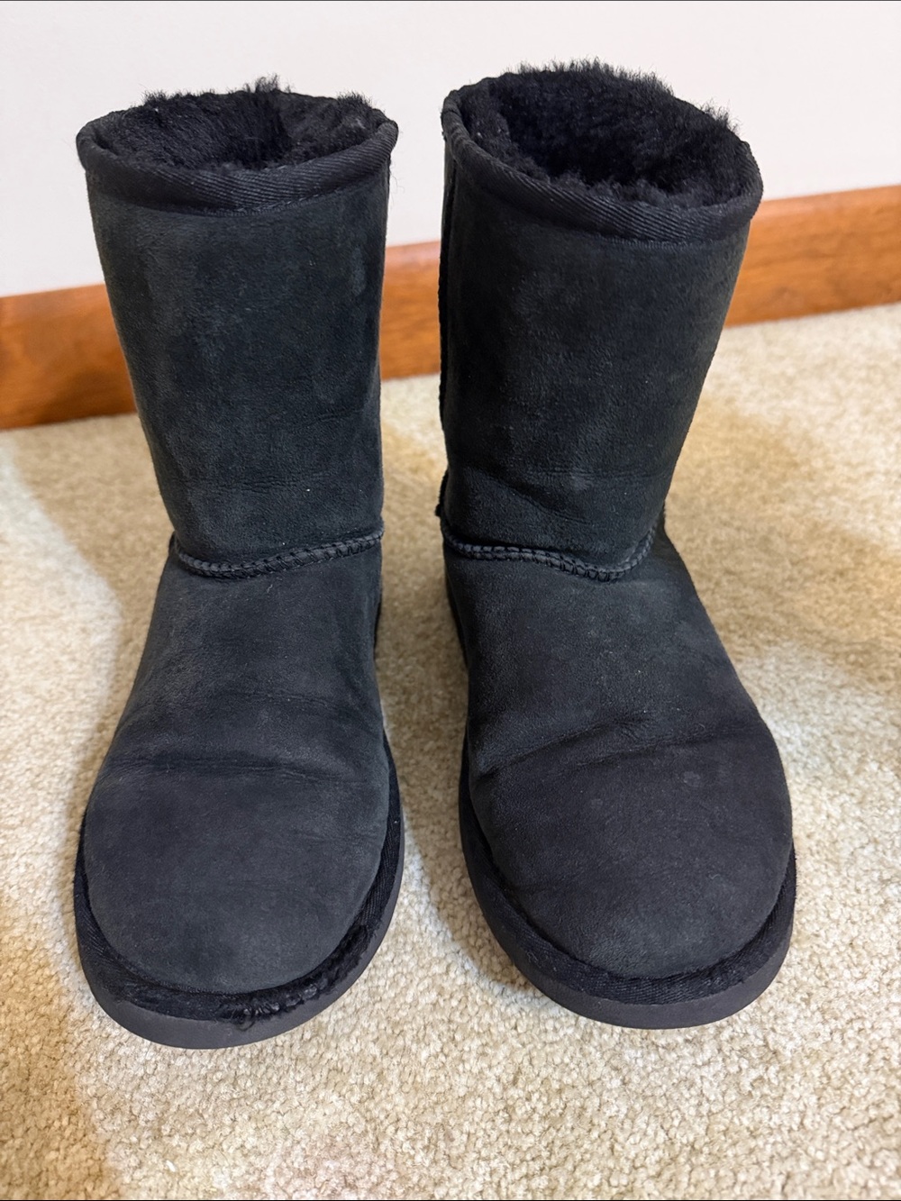 Ugg kids 4( women’s 6) Black Suede Winter Boots with Plush Lining